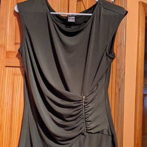 Zipper detail sleeveless top
